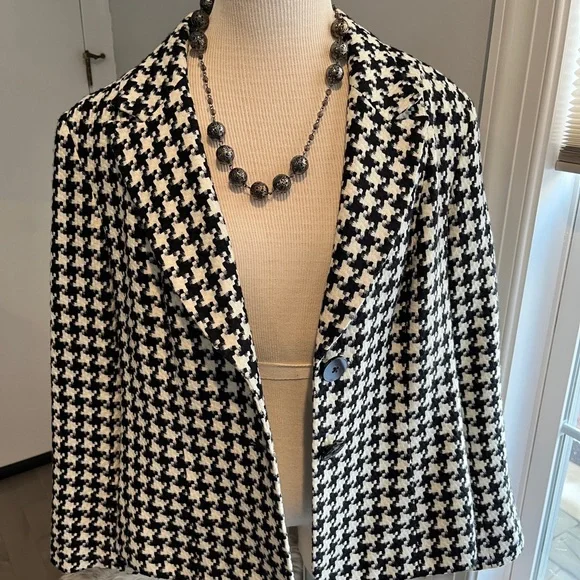 Black and White Blazer Houndstooth Blazer - Picture 5 of 9